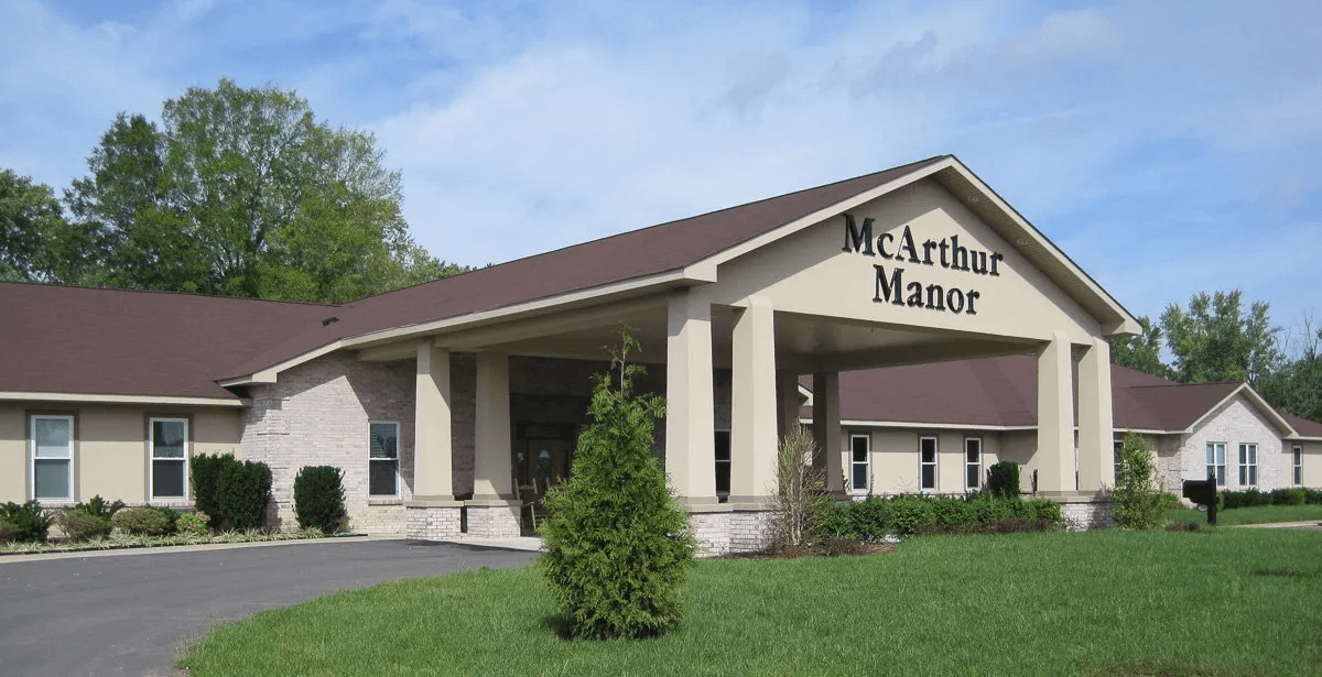 McArthur Manor image