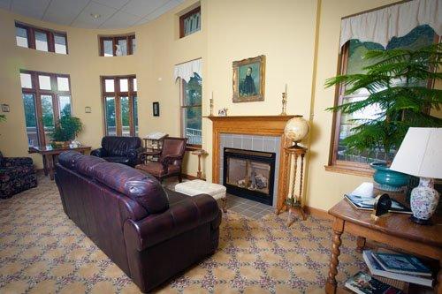 THE ATRIUM AT OAK CREST RESIDENCE