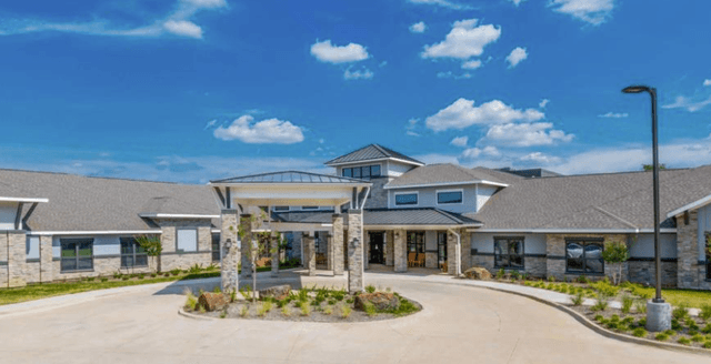 Lynridge Of Arlington Assisted Living and Memory Care