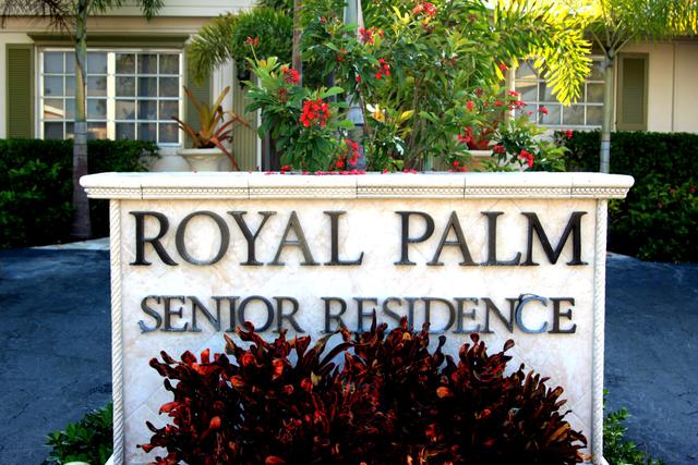 Royal Palm Senior Residence
